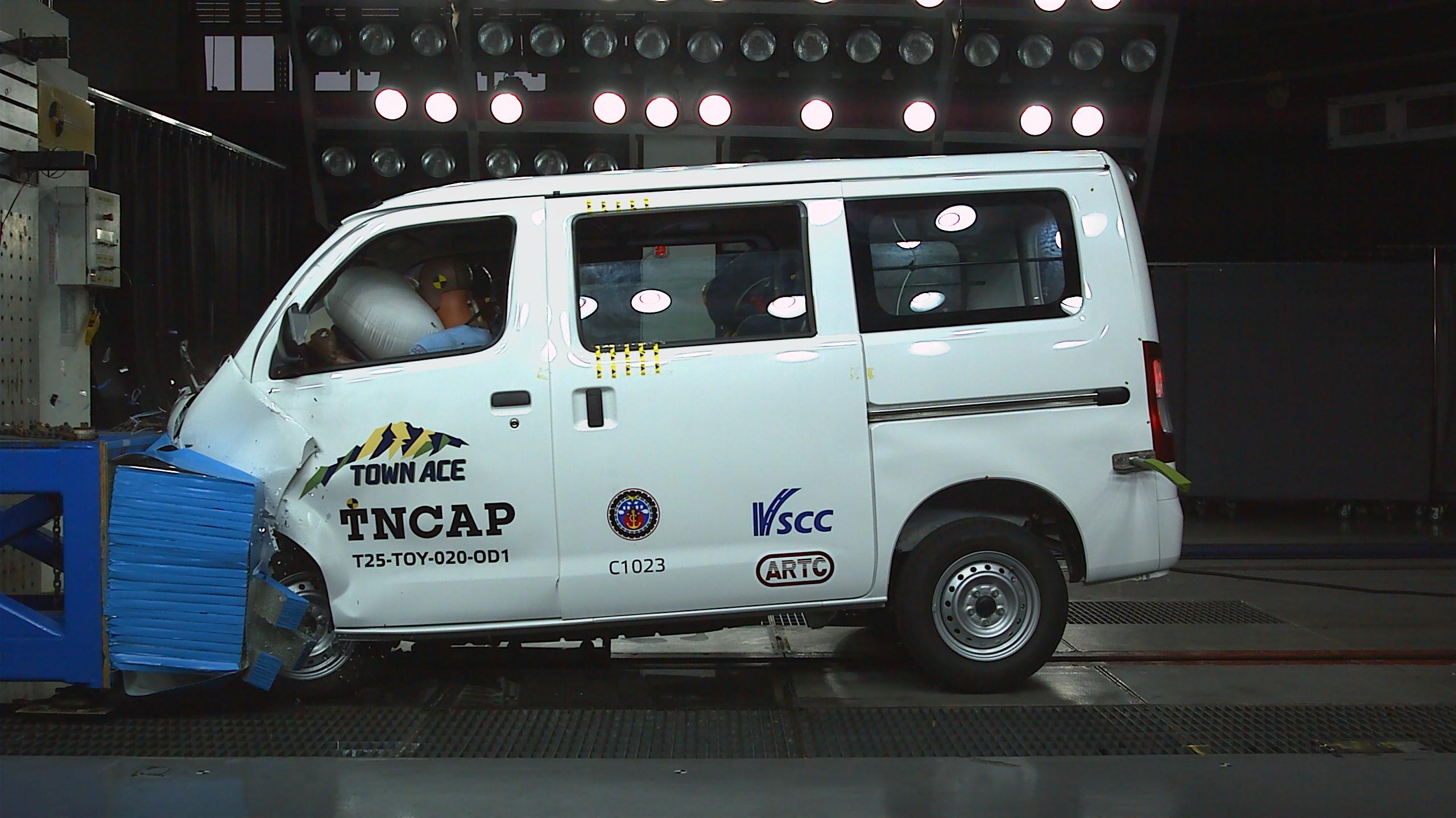 TOYOTA TOWN ACE