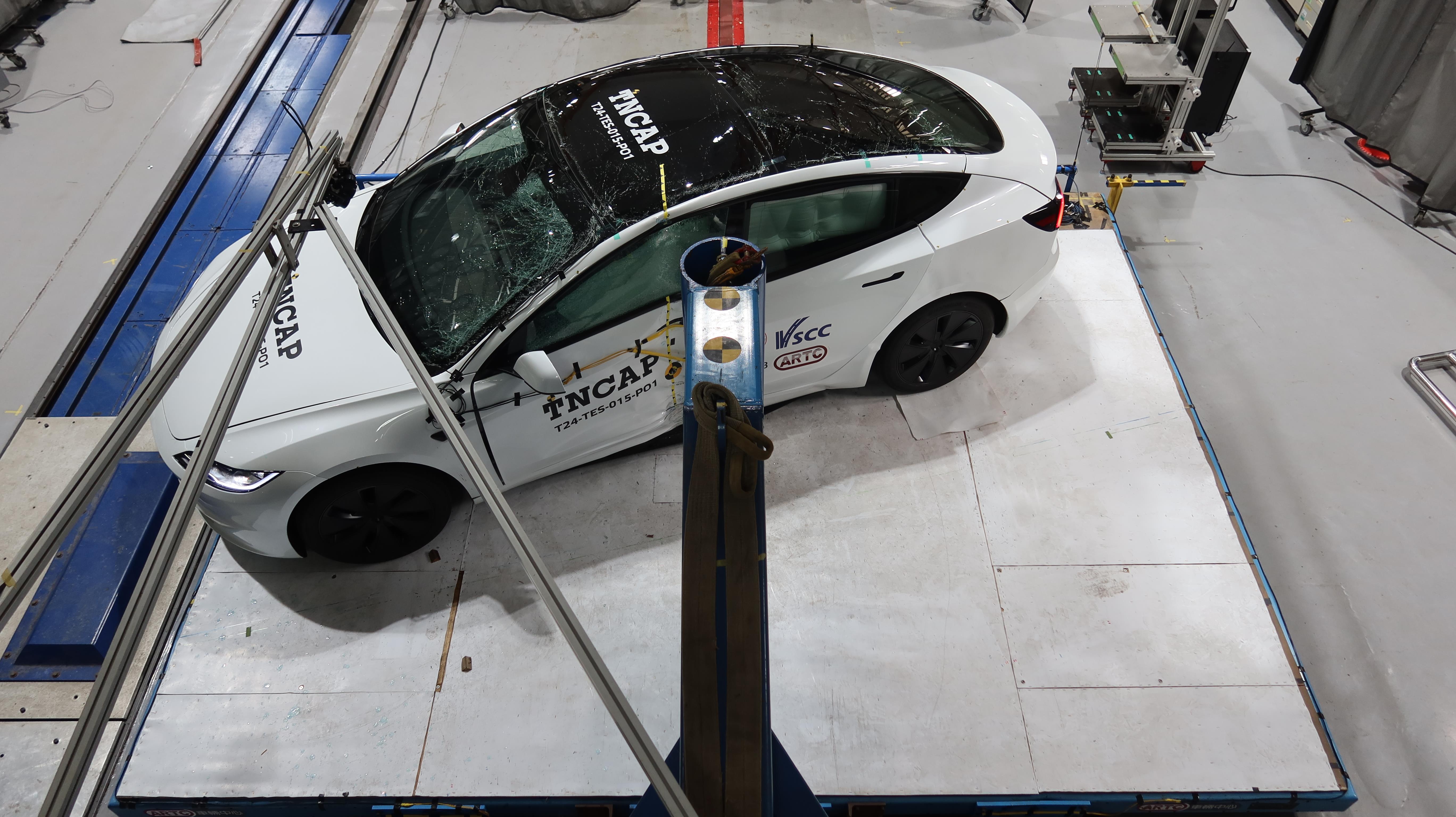 TESLA MODEL 3