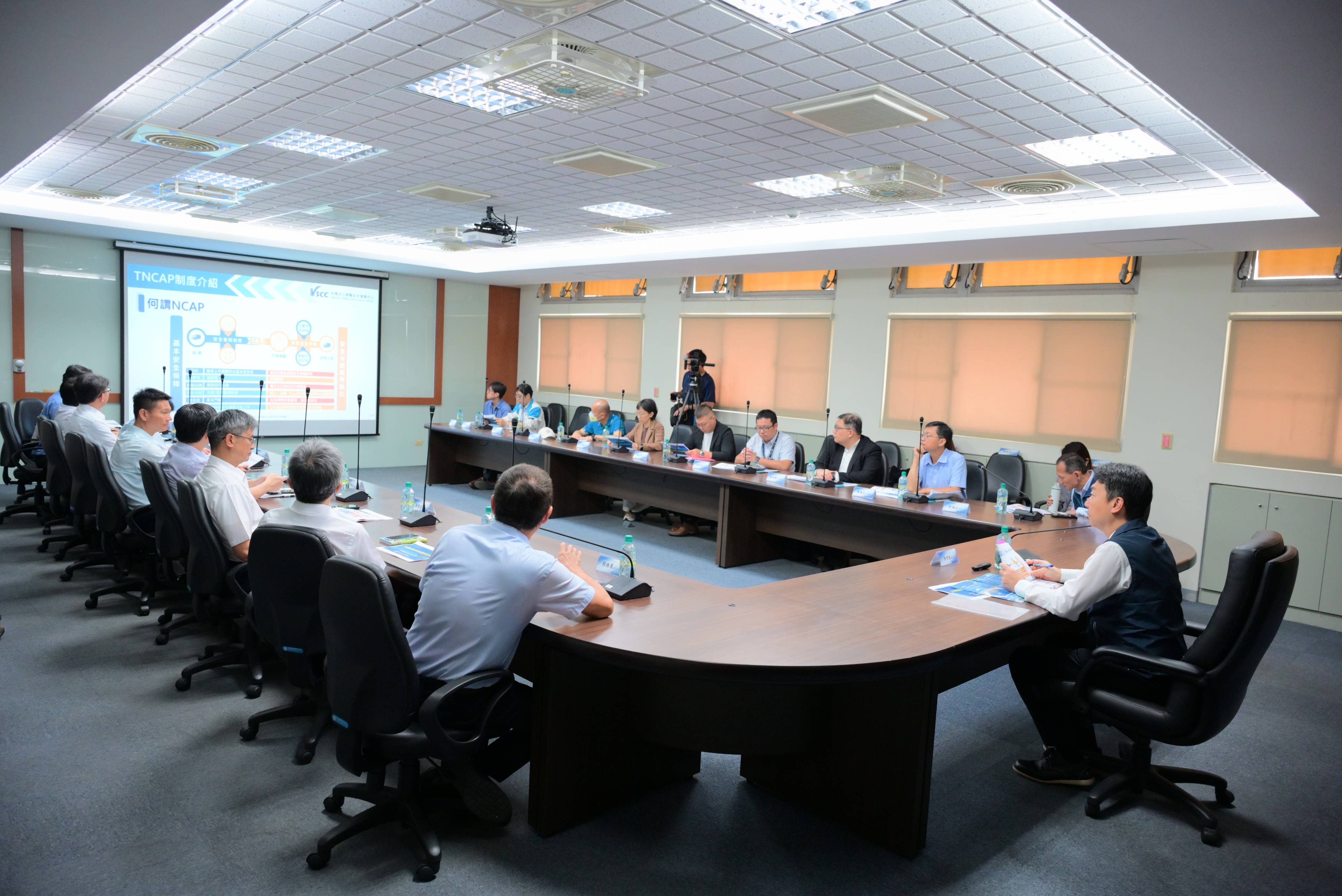 1.VSCC 302會議室.JPG