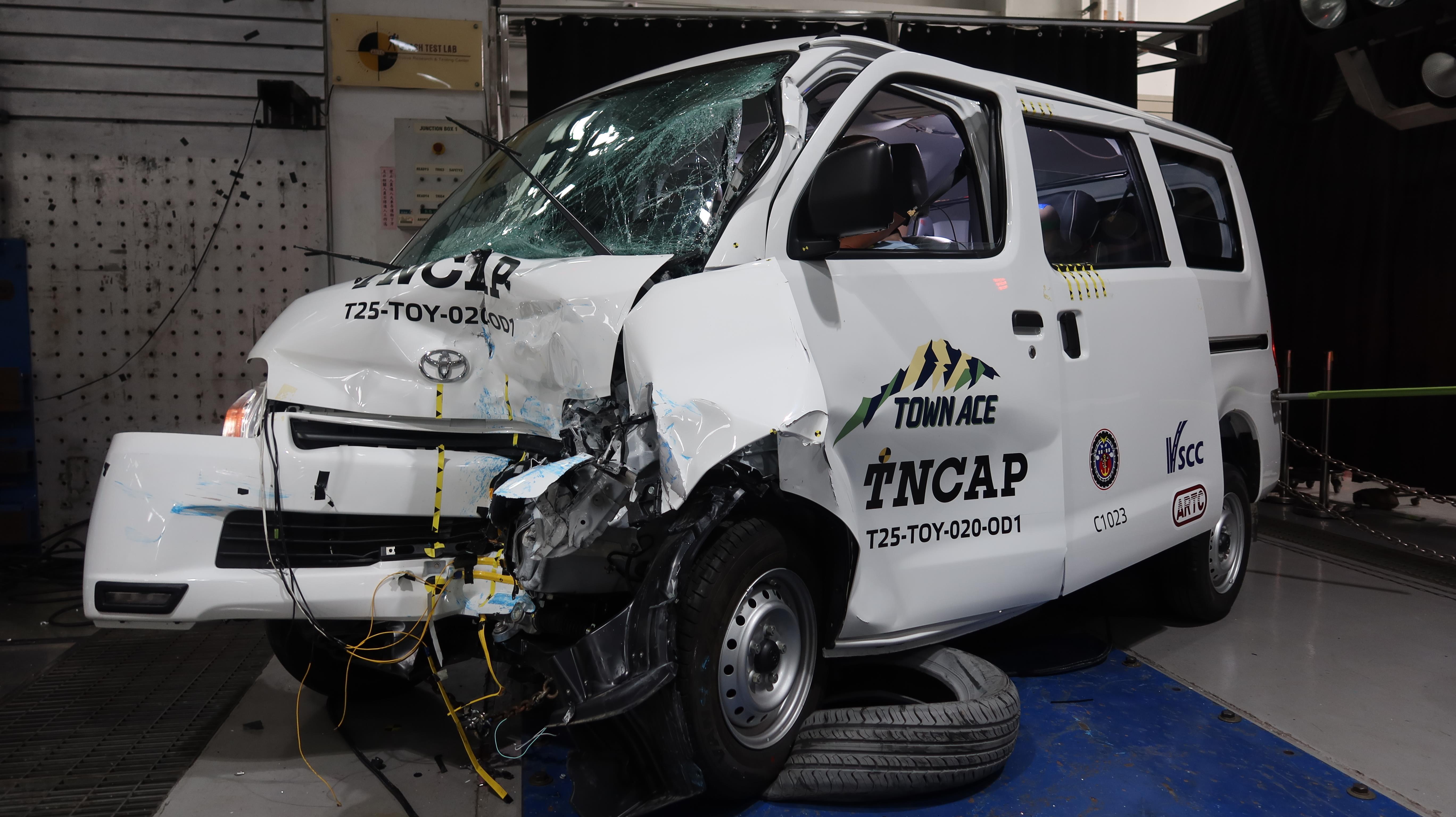 TOYOTA TOWN ACE