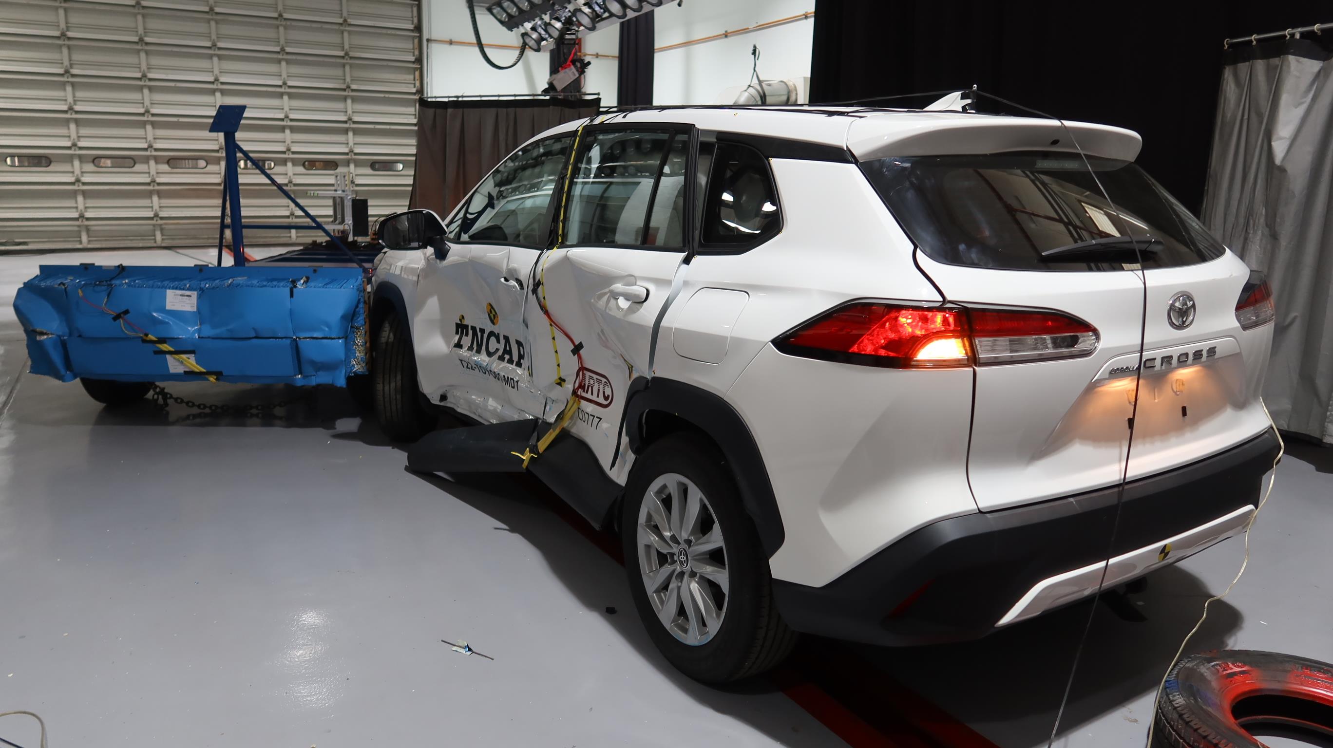 TOYOTA COROLLA CROSS